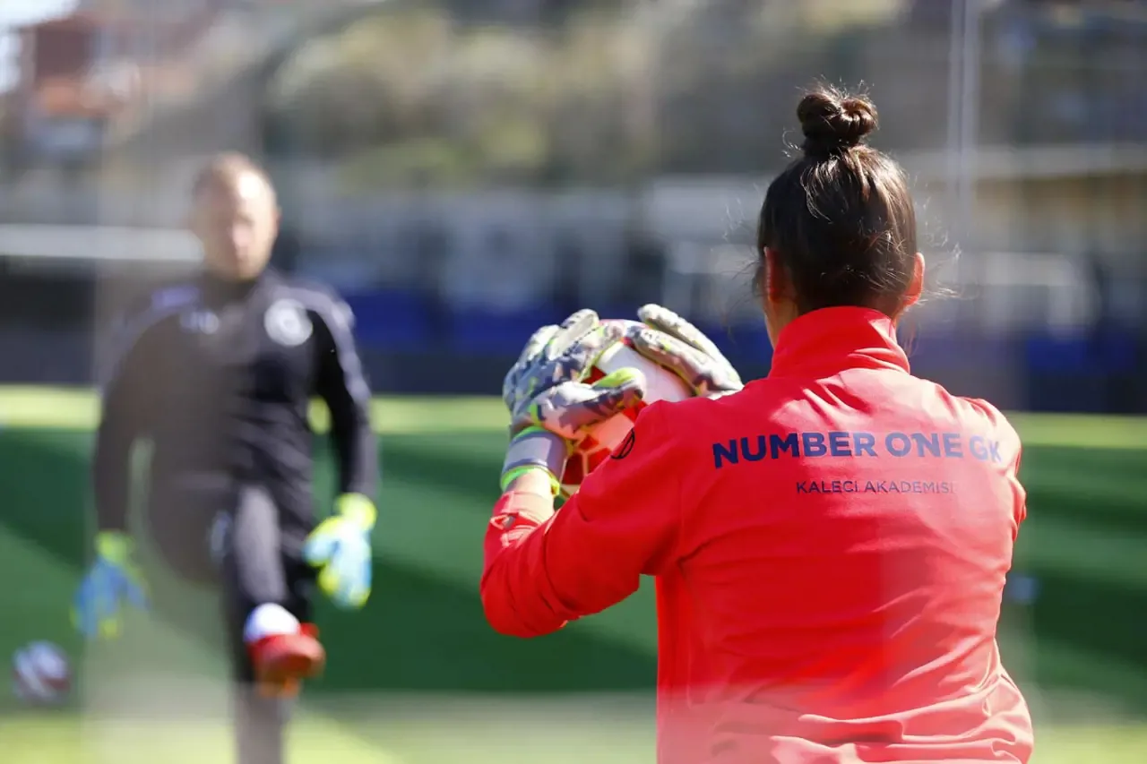 Kaleci okulu sayesinde kalecilerin bireysel gelişimi